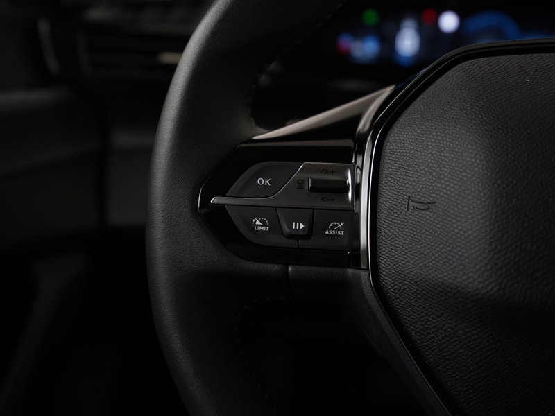 Peugeot 408 1.2 Hybrid 145 e-DCS6 Allure | Camera |  Digital C — photo 7