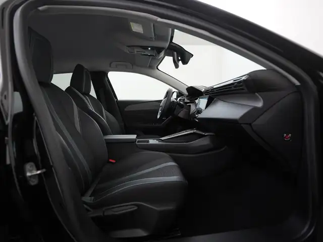 Peugeot 408 view 3
