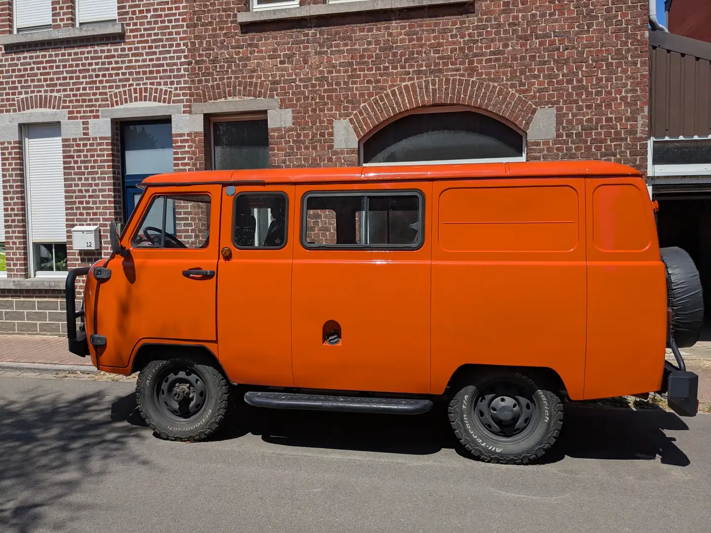UAZ Buchanka Expedition Orange - 2