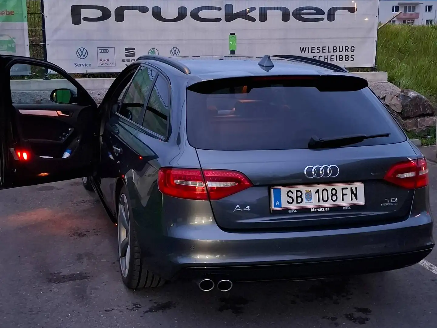 Audi A4 allroad A4 Allroad 2,0 TDI quattro DPF S-tronic Grau - 2