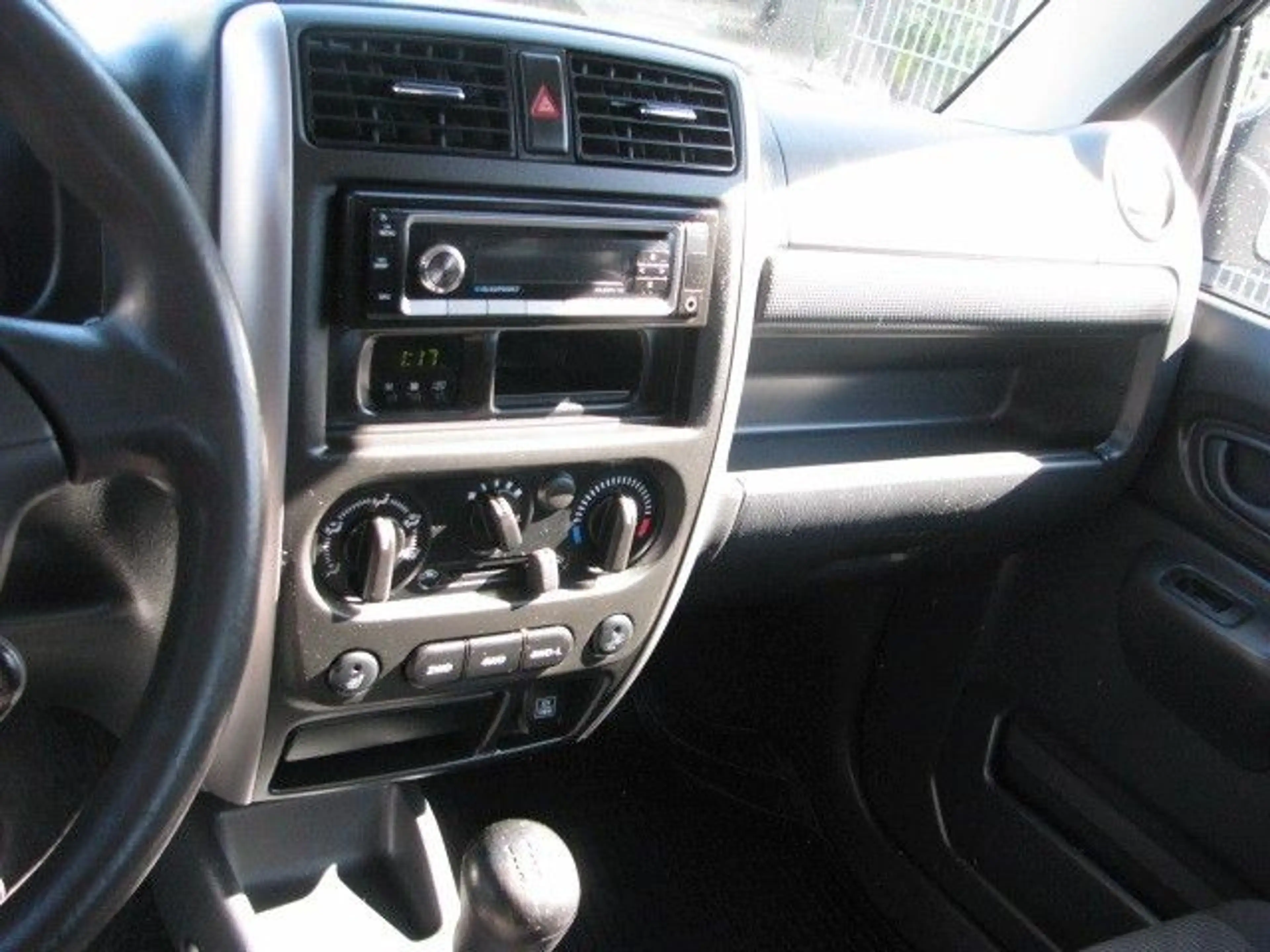 Suzuki Jimny 1.3 4WD "Silver Edition" — photo 19