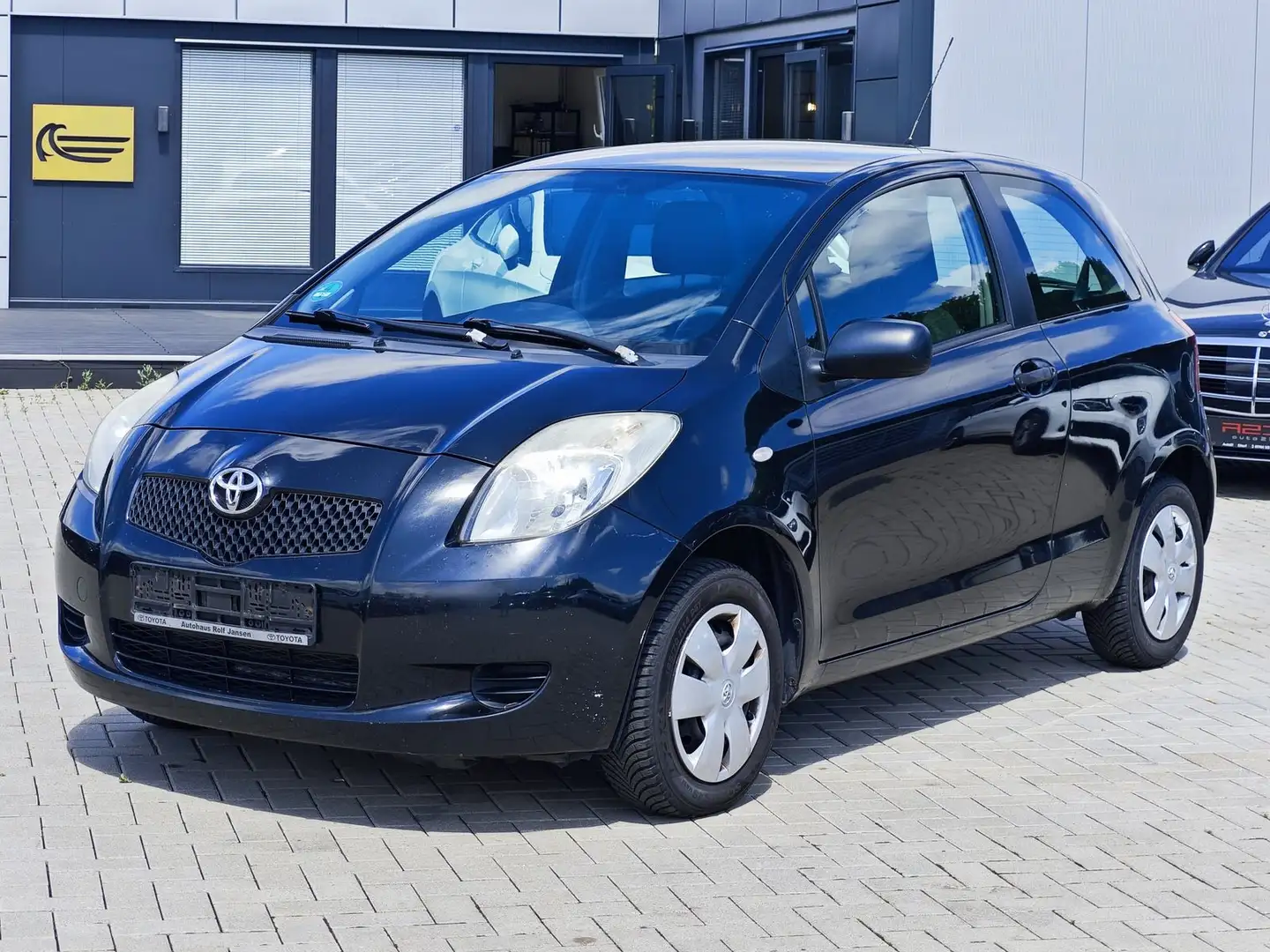 Toyota Yaris Basis Klima tüv 12.2025 Schwarz - 1