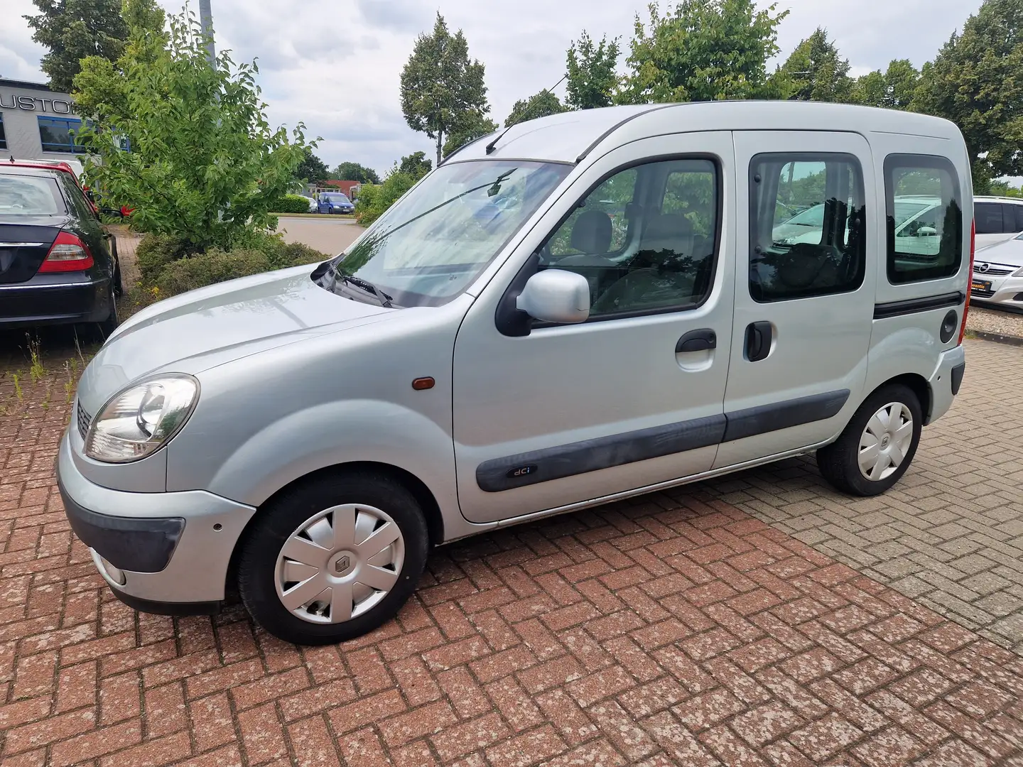 Renault Kangoo Privilege Silber - 1