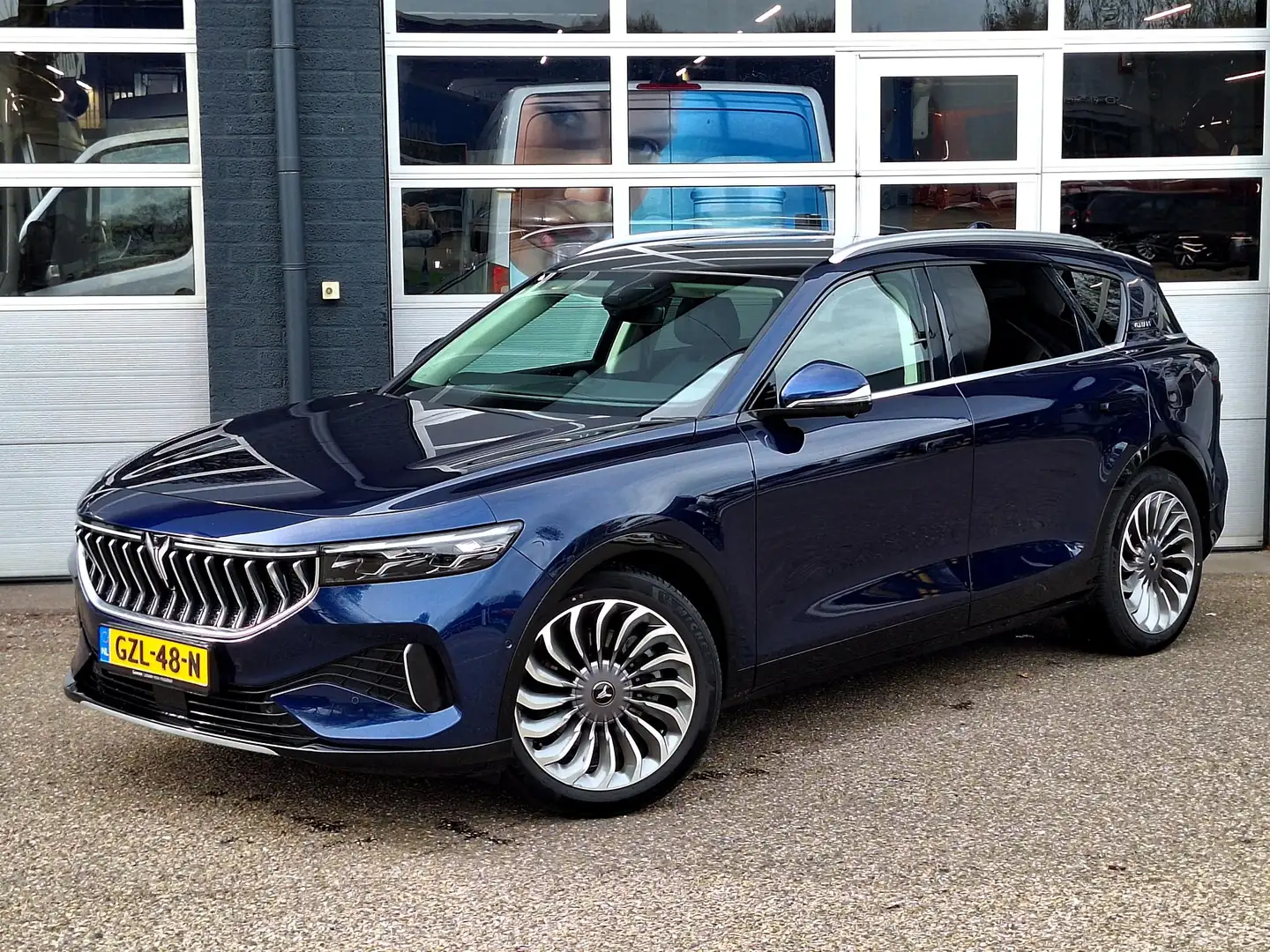 Voyah Free Flagship Edition 4WD 106 kWh | Panoramadak | Dynau Blau - 2