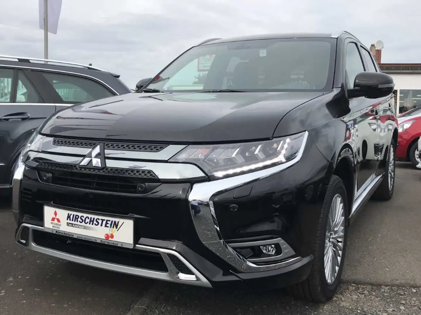Mitsubishi Outlander 2.4 Intro Navi Standheizung Černá - 2