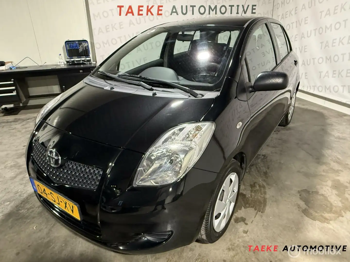 Toyota Yaris 1.3 VVTi Sol Airco/Nap/2e EIG/Dealeronderhouden Czarny - 1