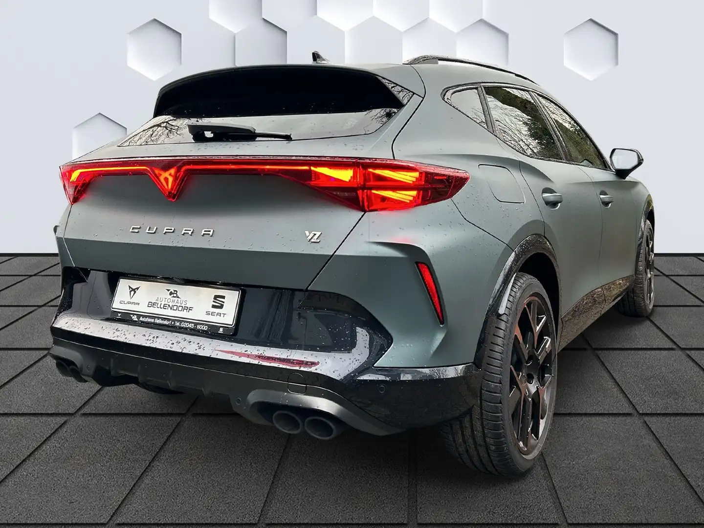 CUPRA Formentor VZ 2.0 TSI 4Drive Extreme AHK Panorama Grau - 2