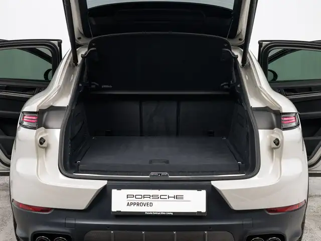 Porsche Cayenne view 15