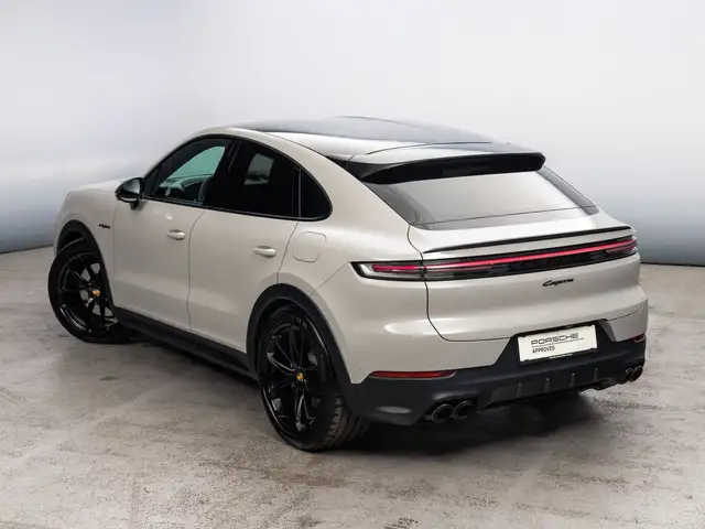 Porsche Cayenne view 8