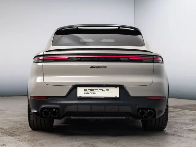 Porsche Cayenne view 10