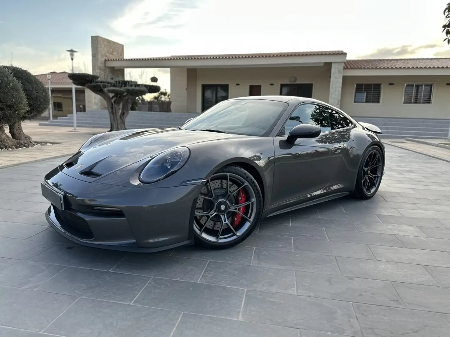 Porsche 992 GT3 Touring Package PDK Šedá - 1