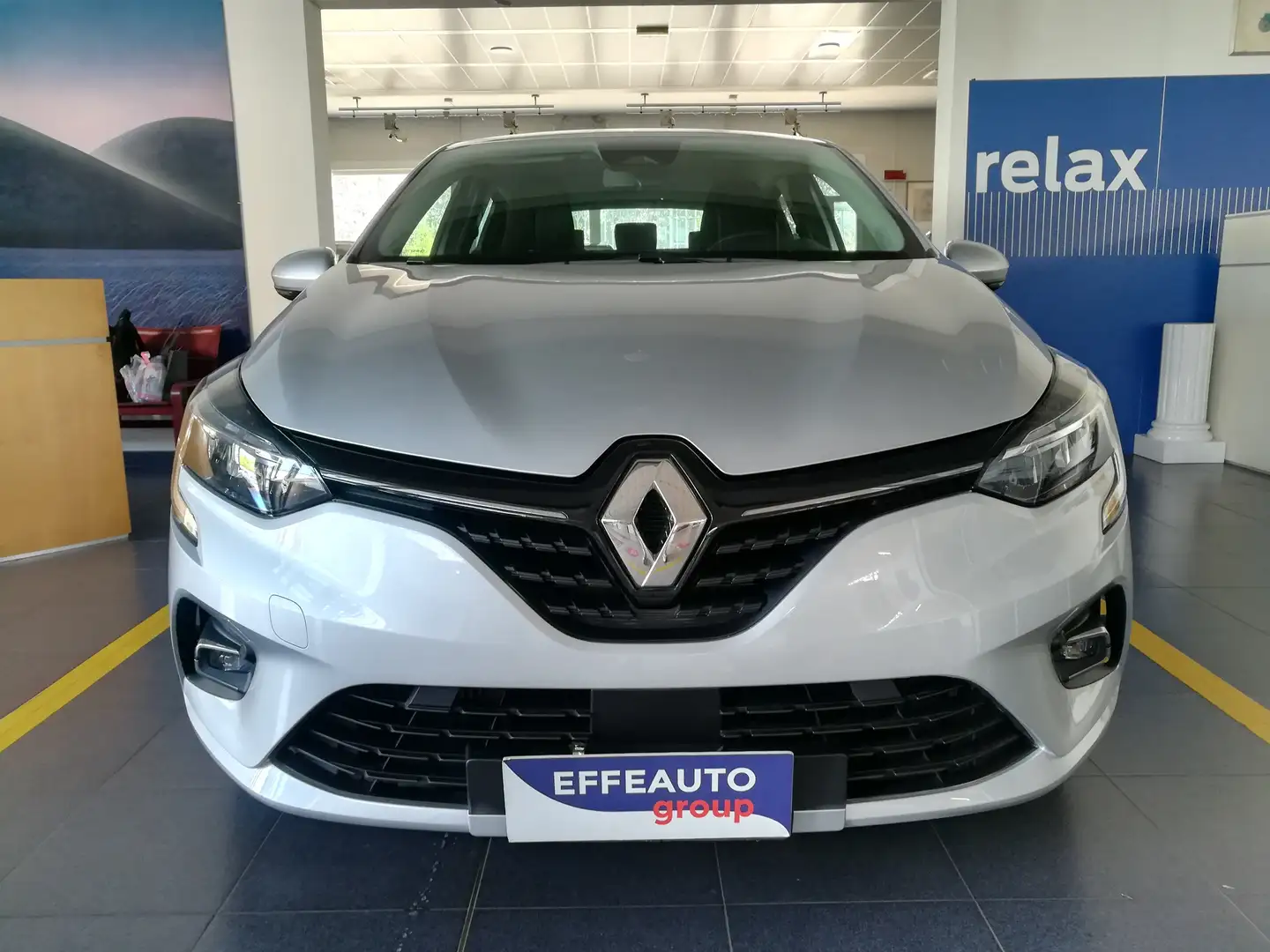 Renault Clio 1.0 tce Zen Gpl 100cv my21 Zilver - 2