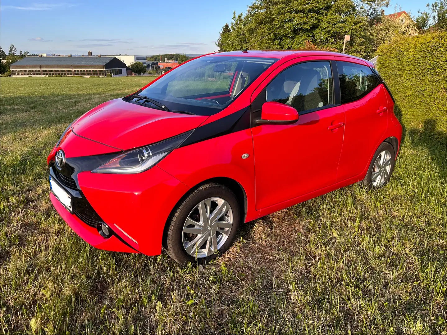 Toyota Aygo 8 fach bereift 2. Hand Klima Rückfahrkamera - 1