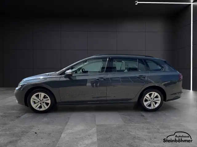 Volkswagen Golf view 3