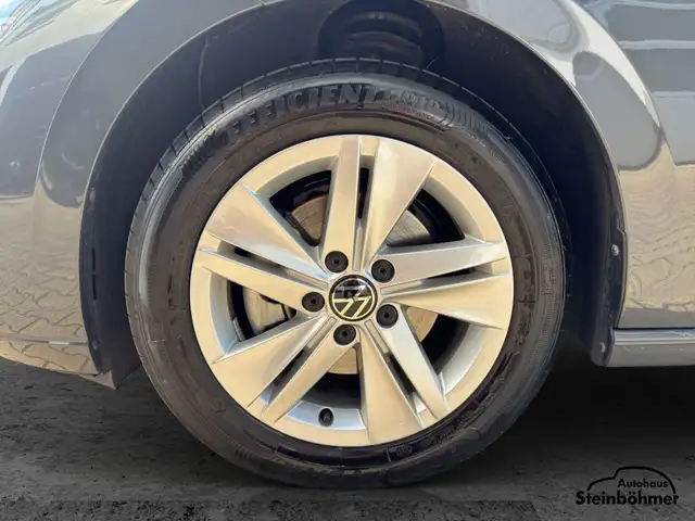 Volkswagen Golf view 13