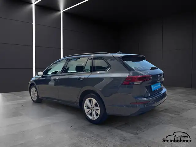Volkswagen Golf view 4