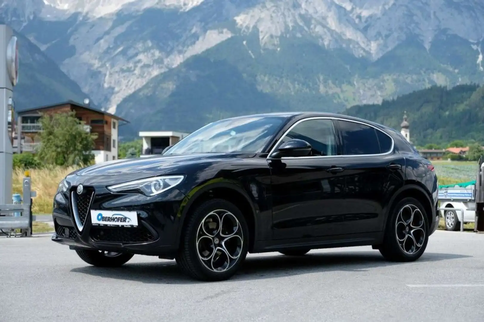 Alfa Romeo Stelvio Super Q4 AWD Aut. Schwarz - 2