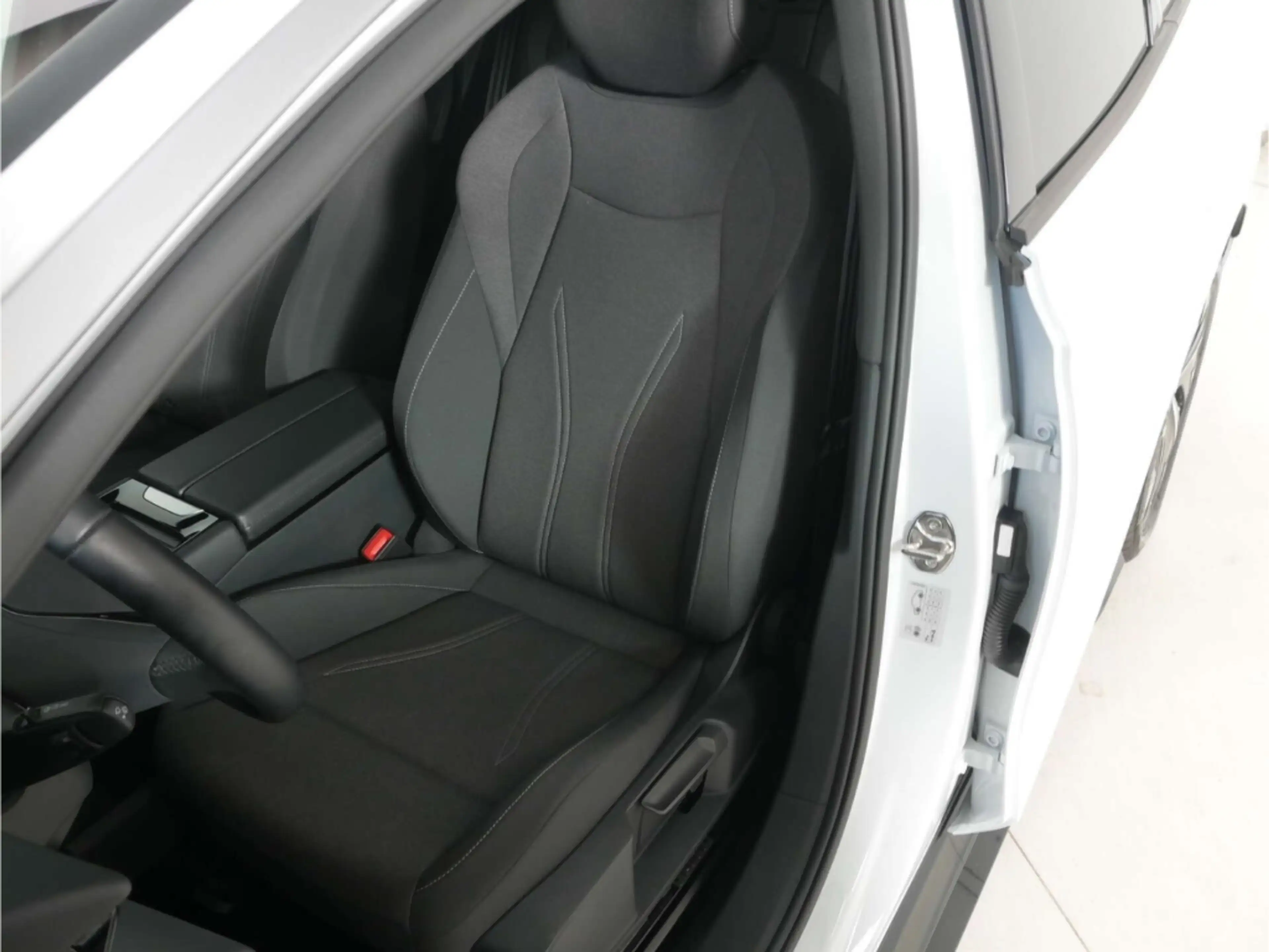 Volkswagen ID.7 Tourer Pro 77 kWh — photo 11