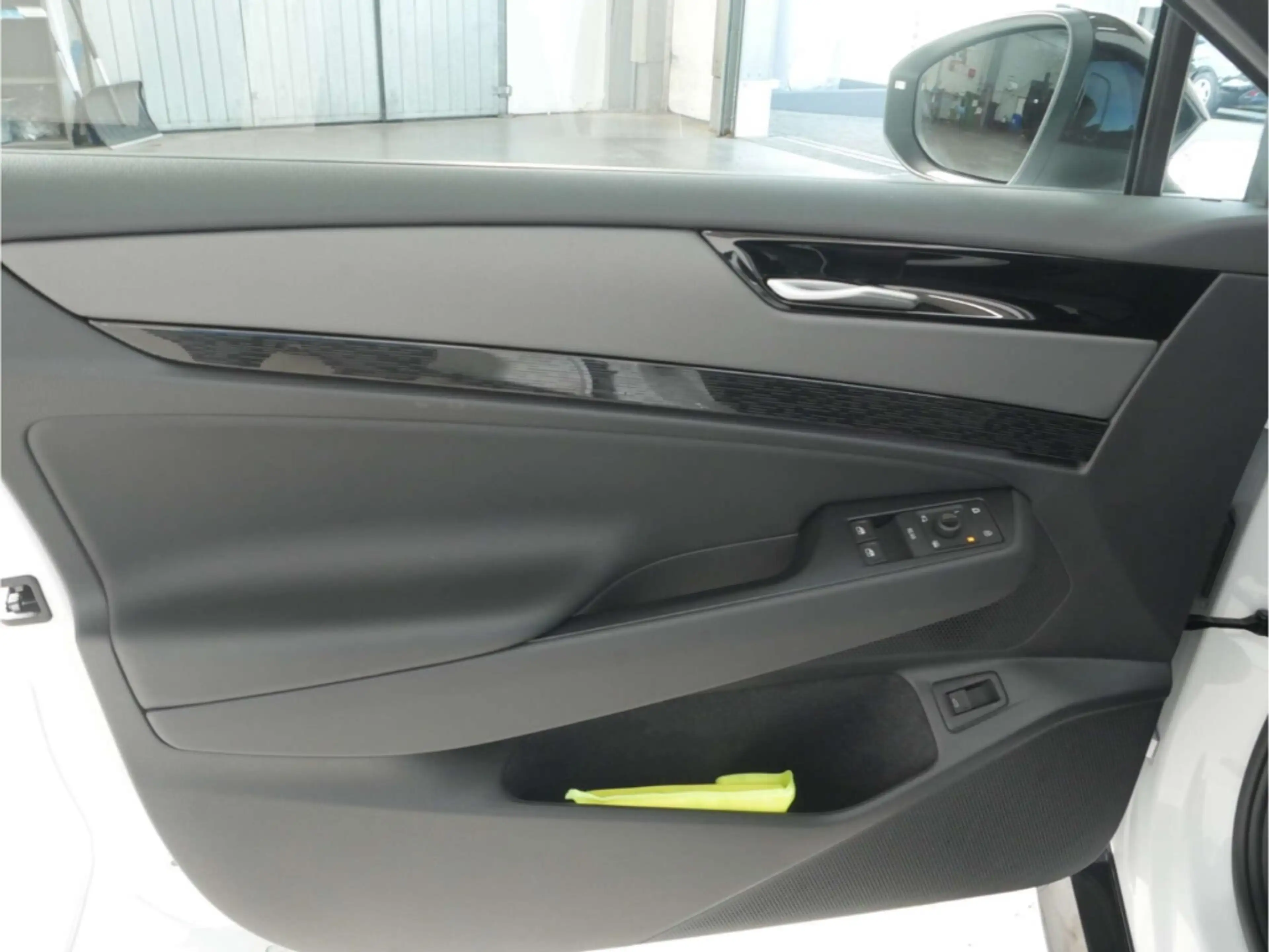 Volkswagen ID.7 Tourer Pro 77 kWh — photo 22
