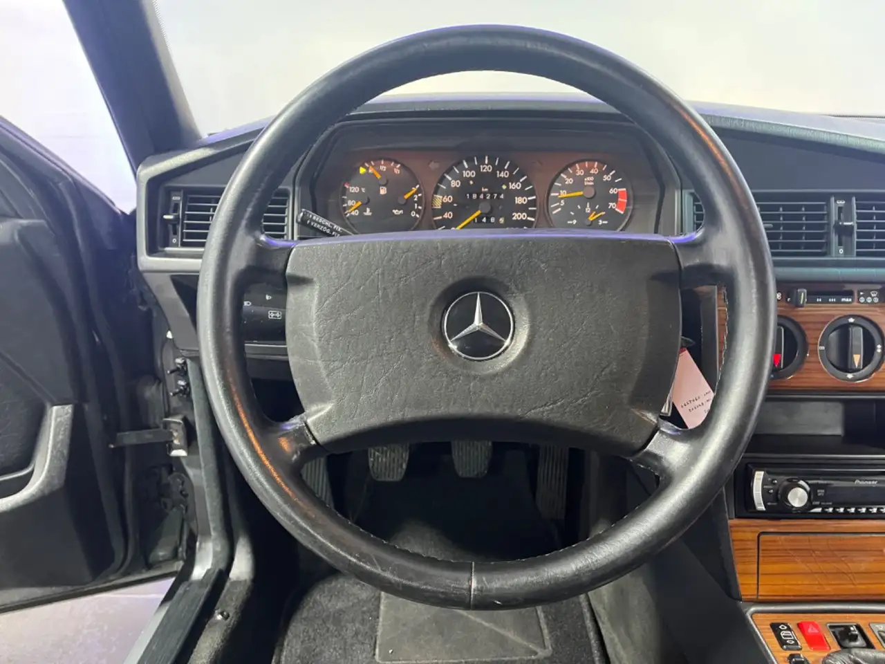 Mercedes-Benz 190 E 2.3 LEDER KLIMA TEMPOMAT LM-RÄDER, foto 11