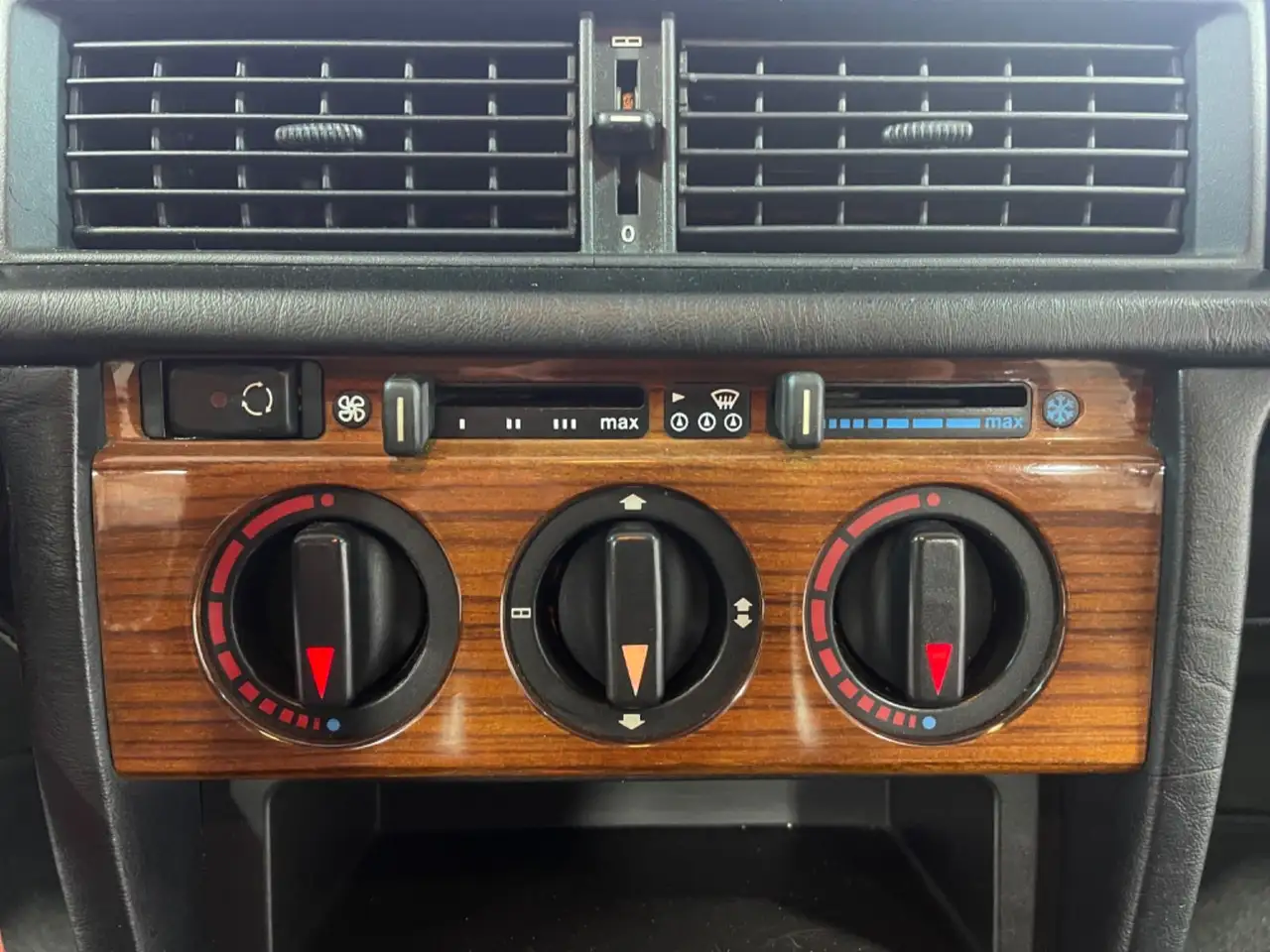Mercedes-Benz 190 E 2.3 LEDER KLIMA TEMPOMAT LM-RÄDER, foto 12