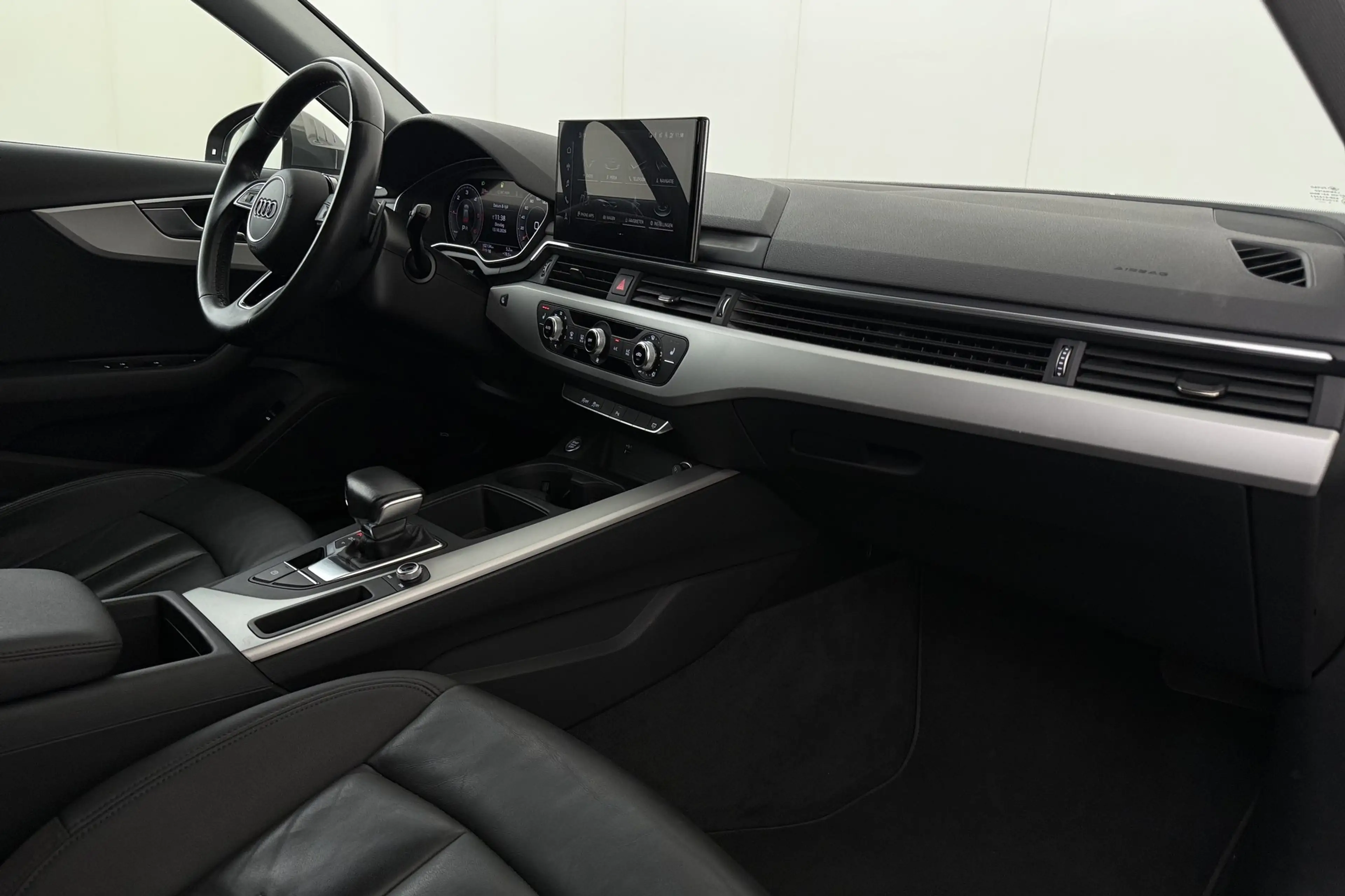 Audi A4 AVANT BUS.EDITION 30 2.0TDI S-TRONIC + GPS + LEDER — photo 11