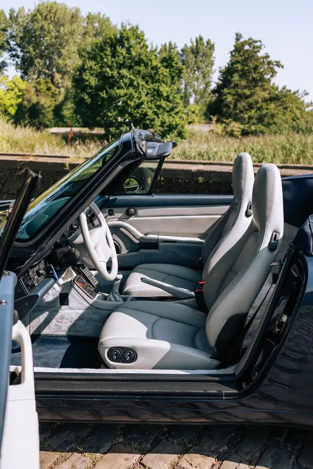 Porsche 993 Carrera 2 Cabriolet - Sonderwunsch options - Low mileage - Full History, foto 11