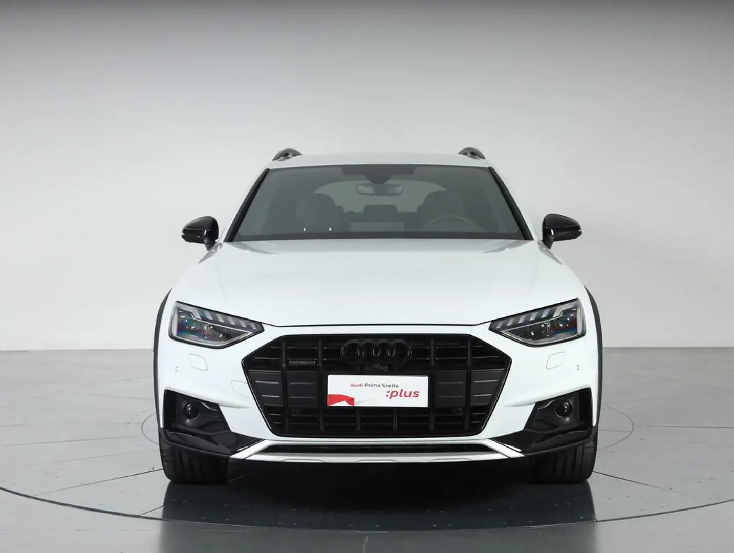 Audi A4 allroad 40 2.0 tdi mhev Identity Contrast quattro 204cv Bianco - 2