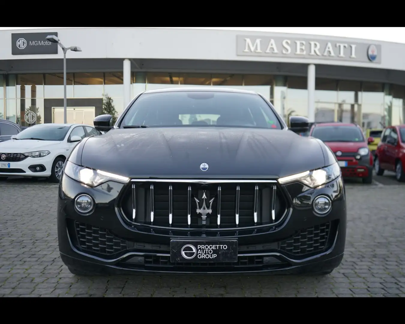 Maserati Levante 2.0 Hybrid MHEV GT Schwarz - 2