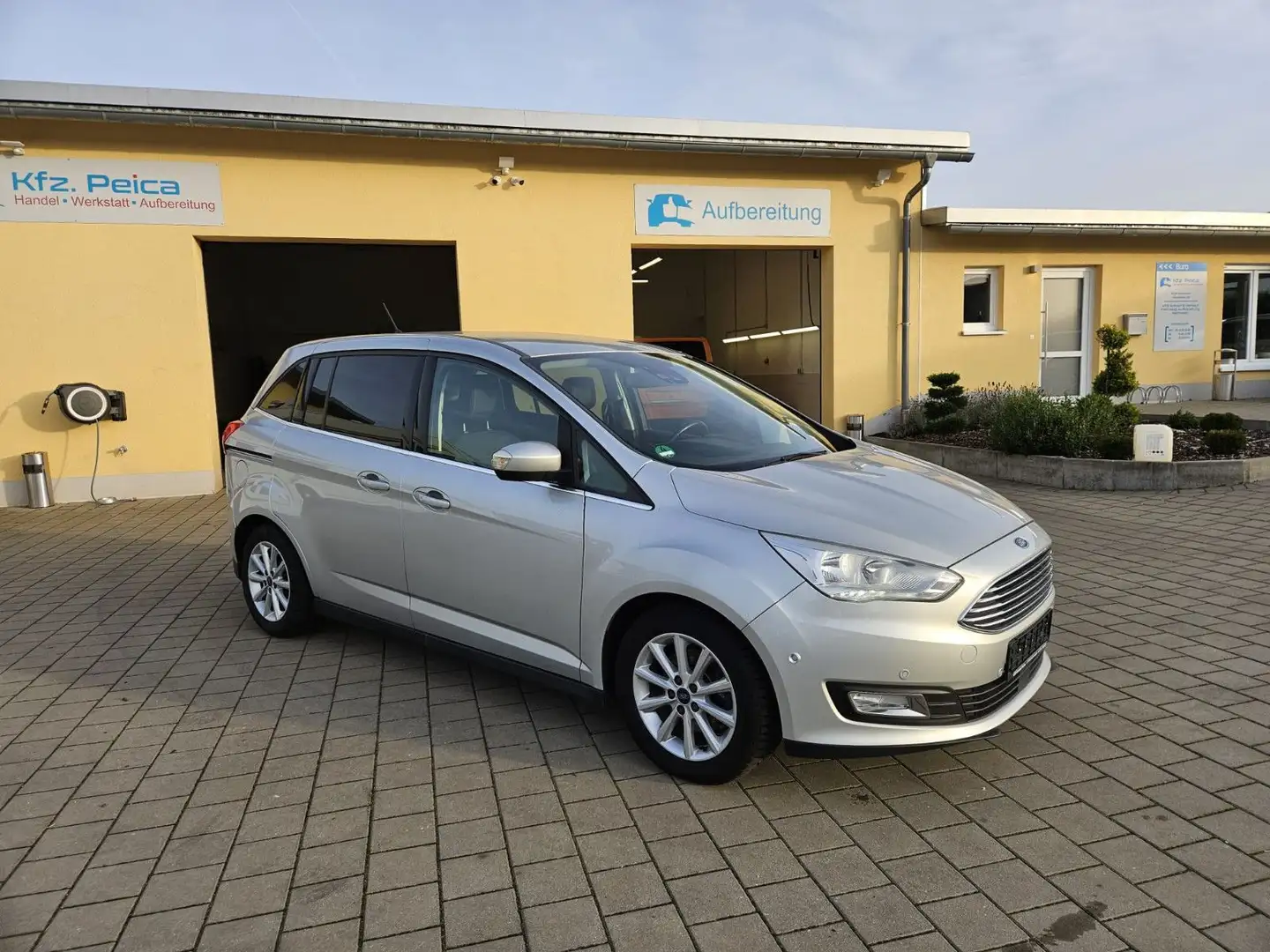 Ford Grand C-Max Grand C-MAX Titanium*AndroidAuto* Silber - 1