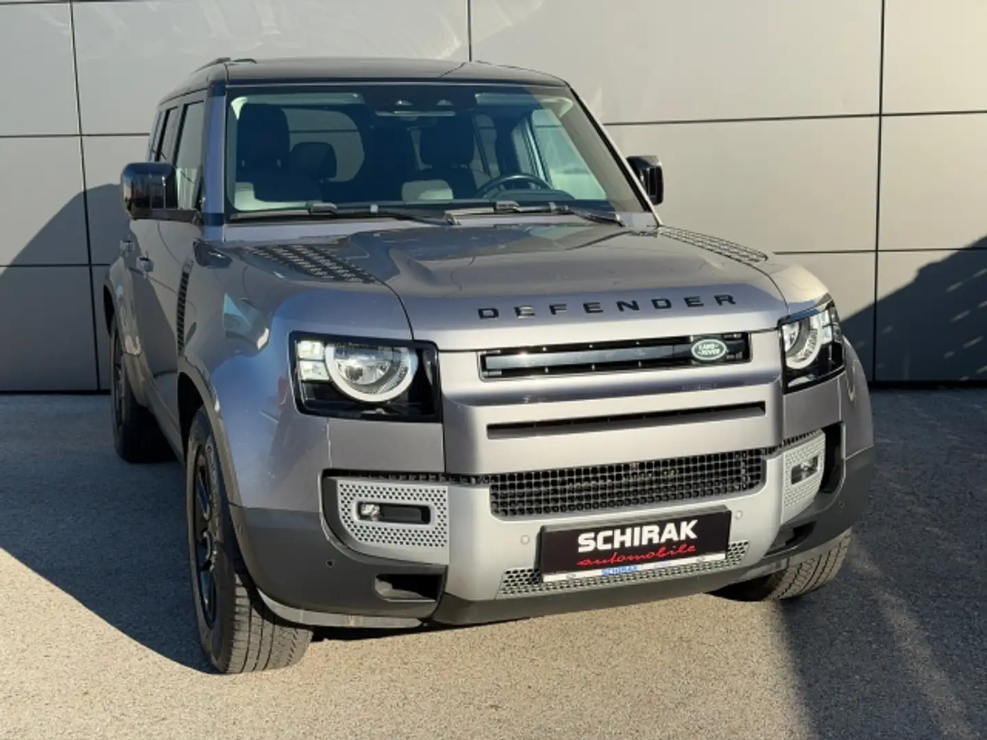 Land Rover Defender 110 D240 S AWD Aut. Grau - 2