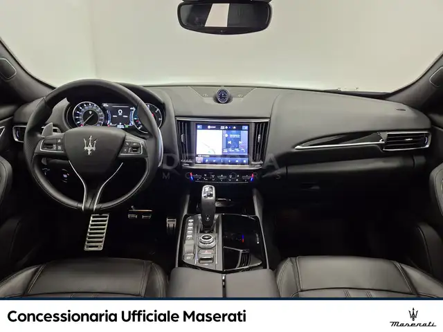 Maserati Levante view 9