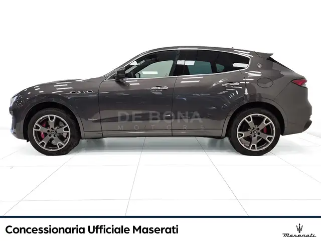 Maserati Levante view 3