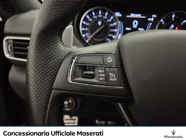 Maserati Levante view 18