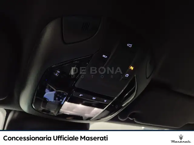Maserati Levante view 20
