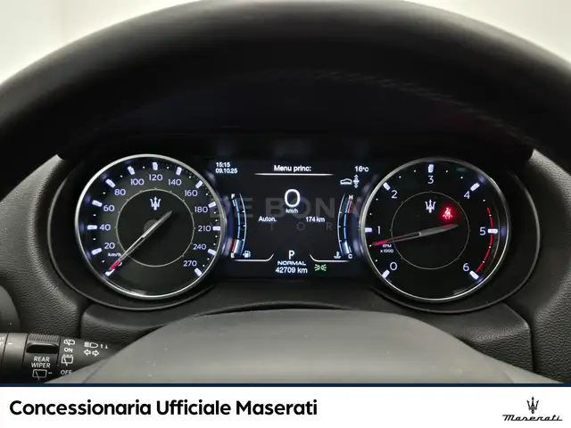 Maserati Levante view 16