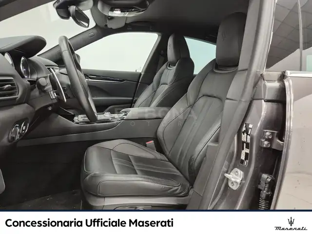 Maserati Levante view 7