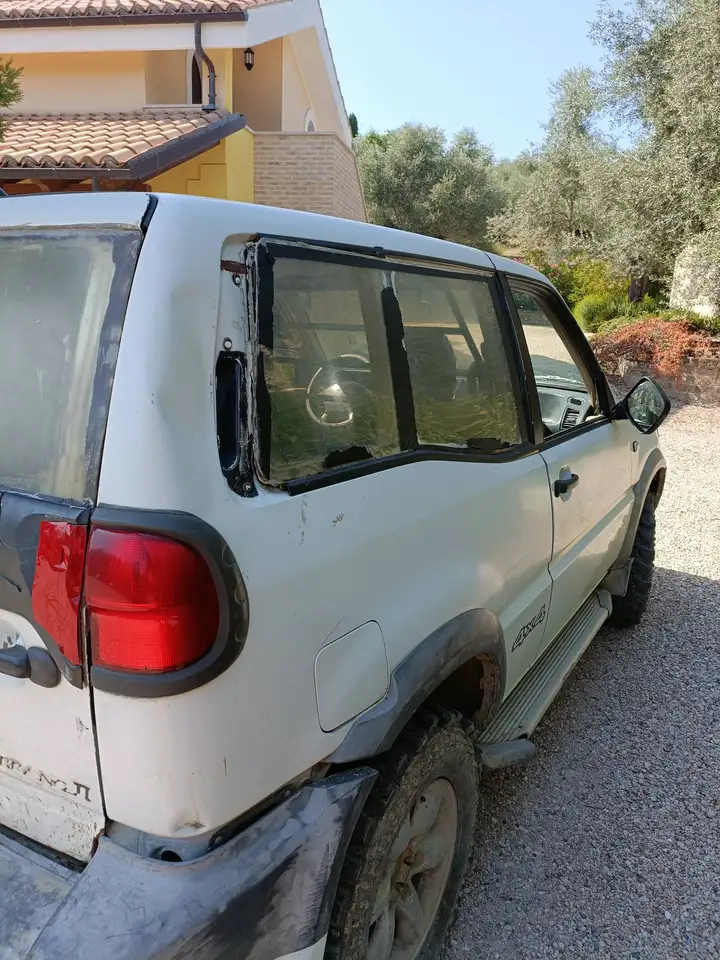 Nissan Terrano 3p 2.7 tdi Comfort commercial, foto 8