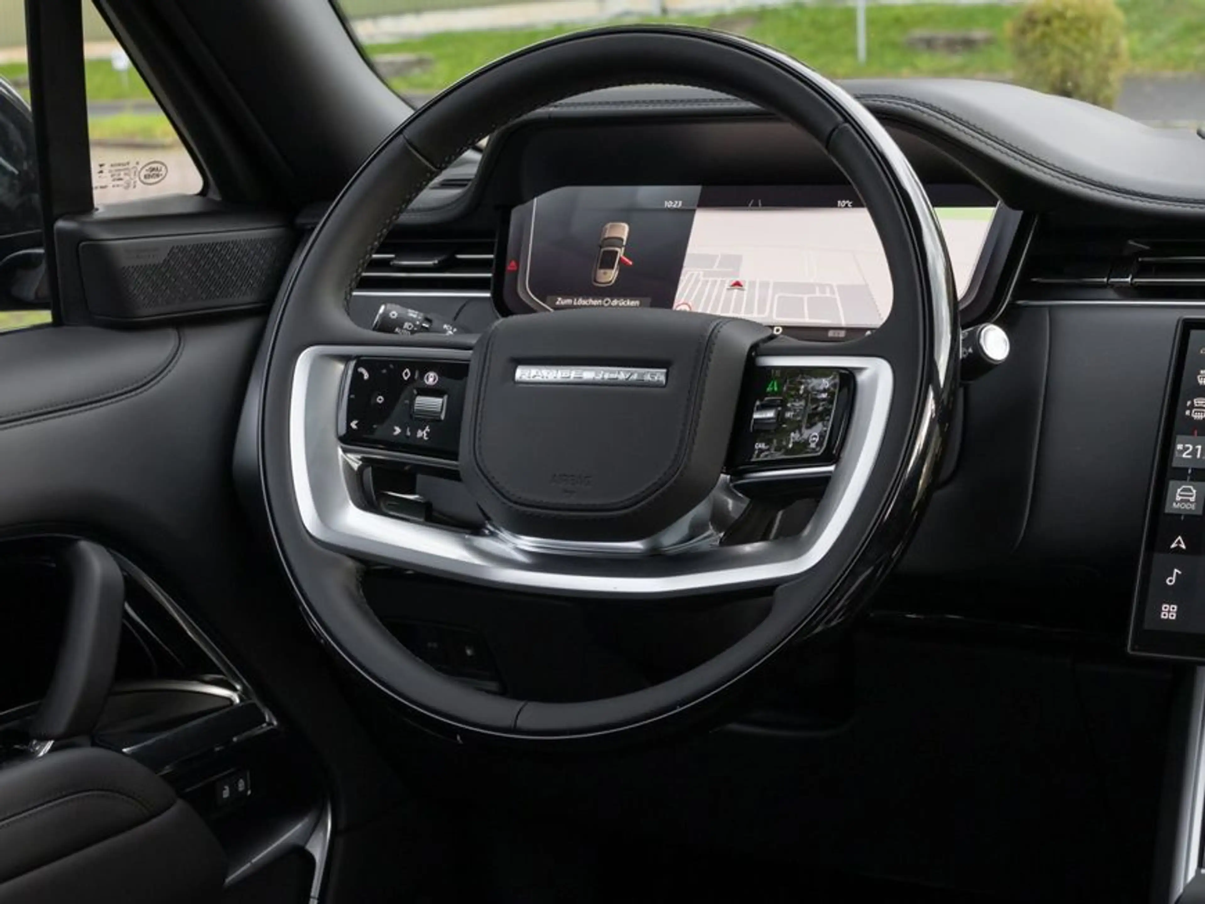 Land Rover Range Rover P550e Hybrid Autobiography — photo 14