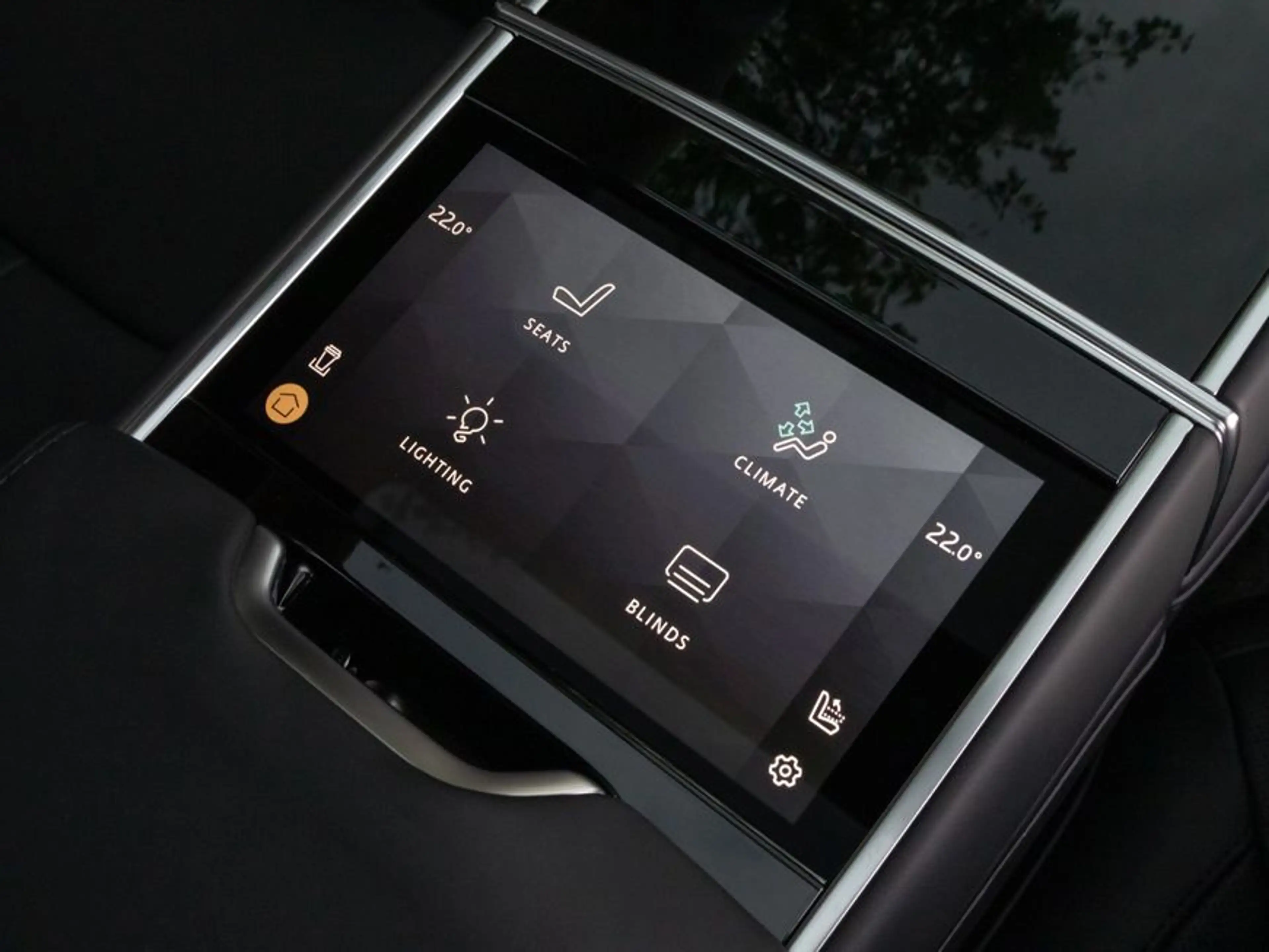 Land Rover Range Rover P550e Hybrid Autobiography — photo 9