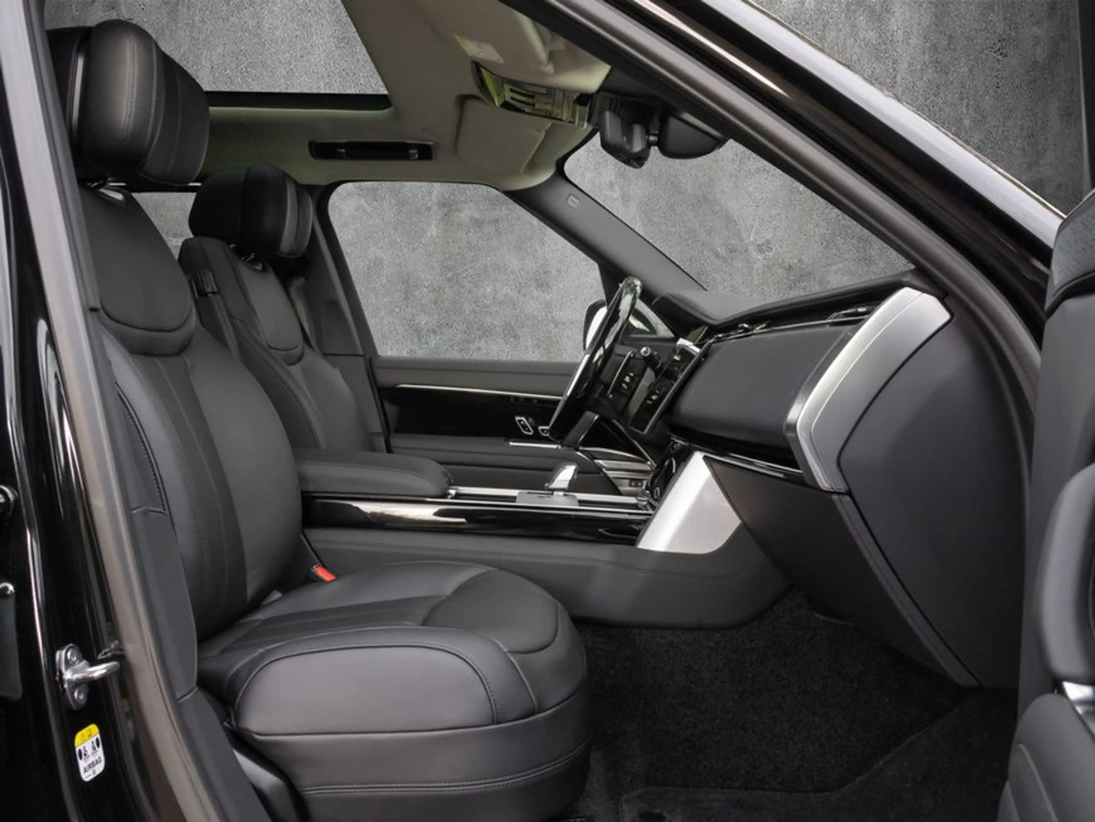 Land Rover Range Rover P550e Hybrid Autobiography — photo 3