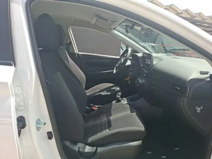 Hyundai i20 5P TGDI 1.0 KLASS 2024, foto 6