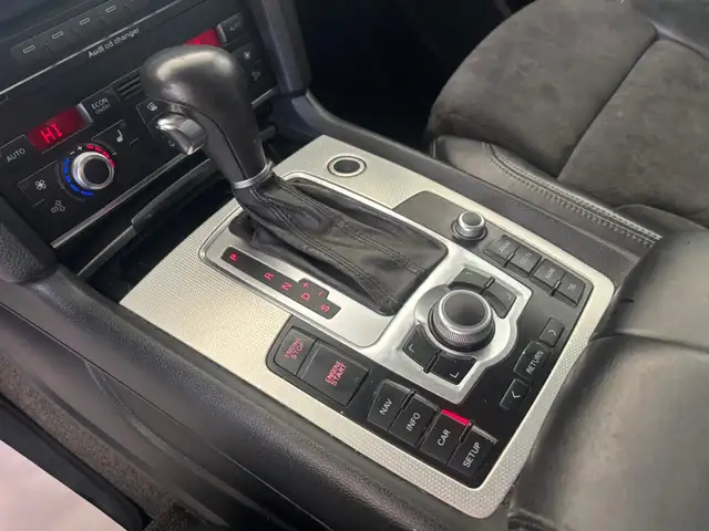 Audi Q7 view 23