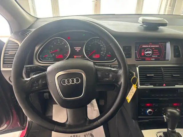 Audi Q7 view 19
