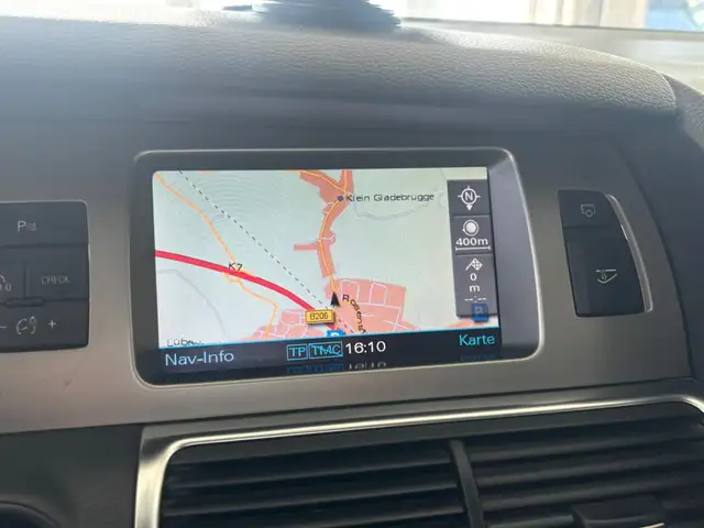 Audi Q7 view 28