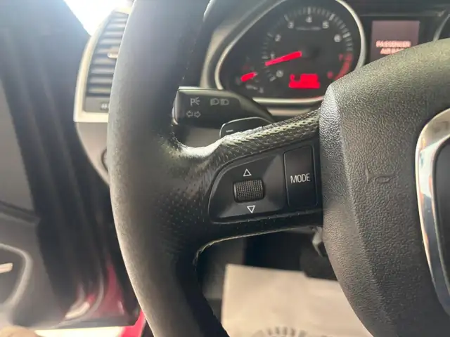 Audi Q7 view 30