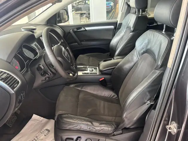 Audi Q7 view 20