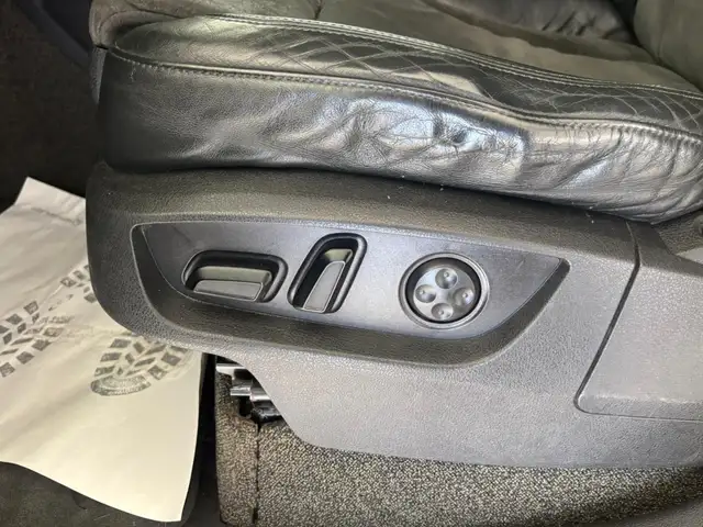Audi Q7 view 17