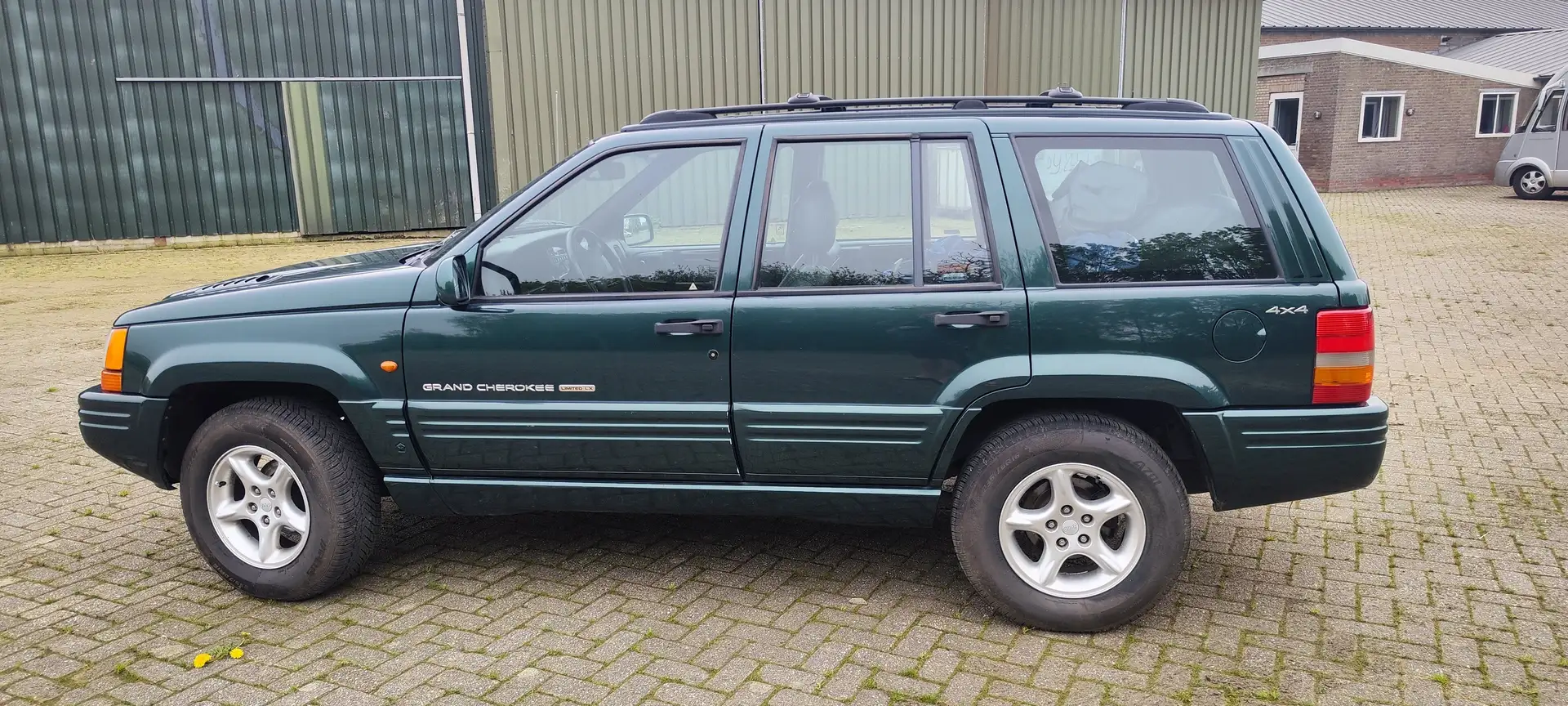 Jeep Grand Cherokee 5.9i V8 LX zelena - 2