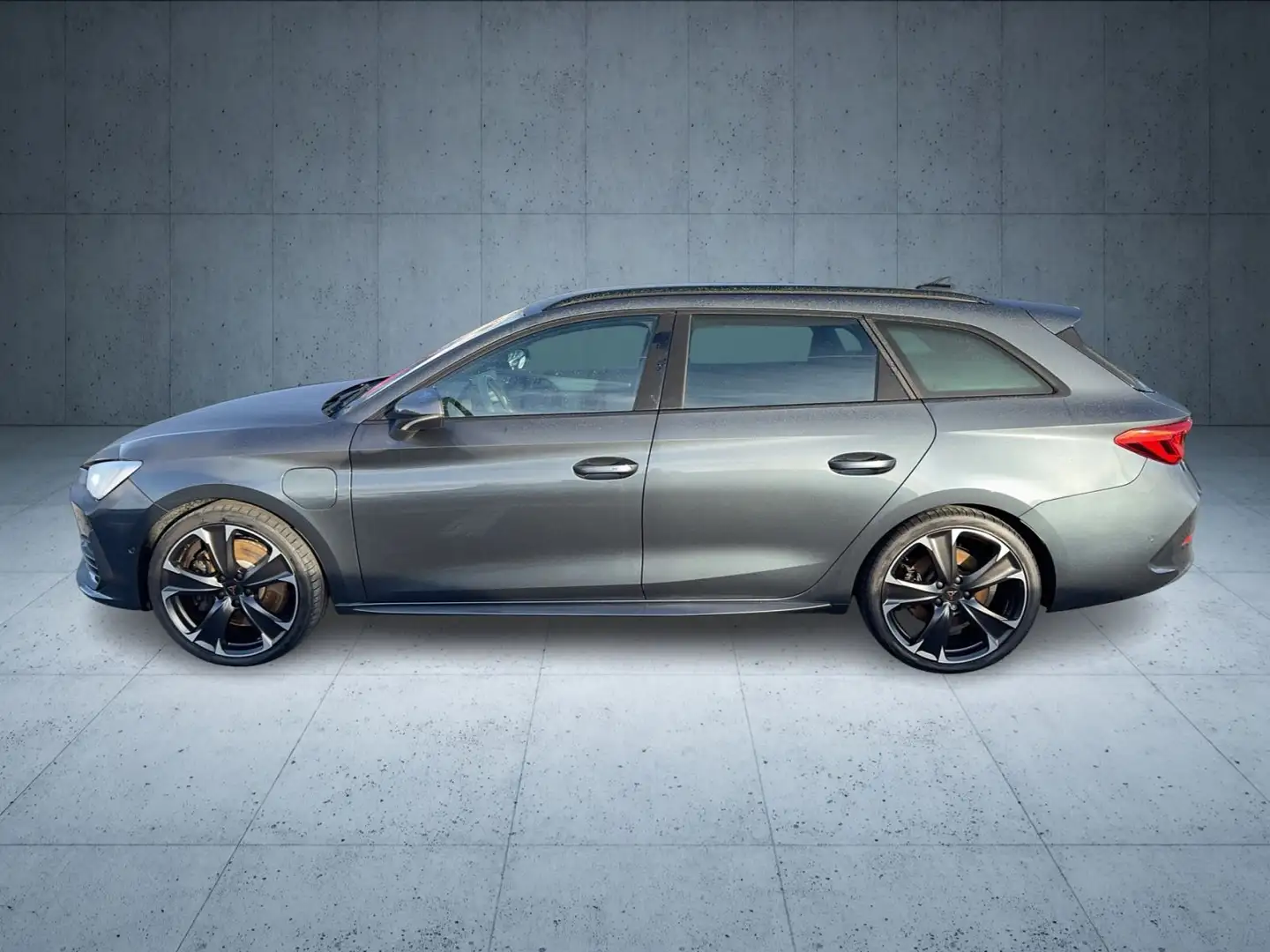 CUPRA Leon Sportstourer VZ e-Hybrid AHK/Nav/Kam/ACC/Ap Grijs - 2